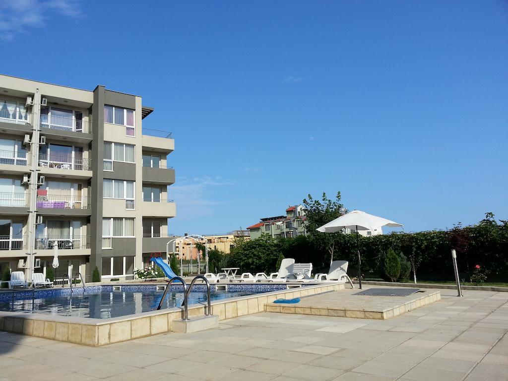 Menada Butterfly Apartment Sveti Vlas Exterior photo