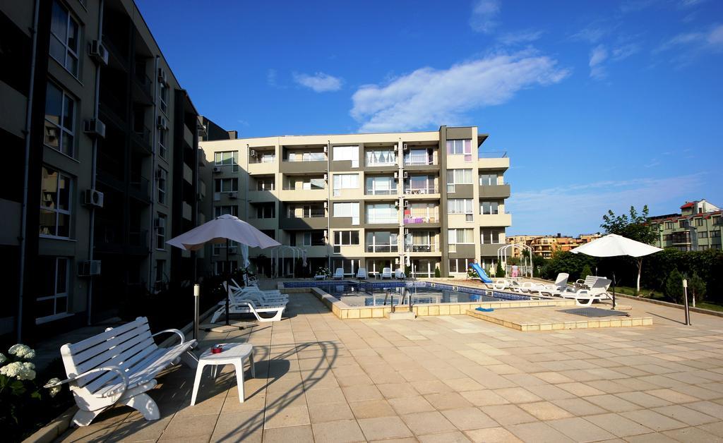 Menada Butterfly Apartment Sveti Vlas Exterior photo